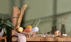 Выбор аксессуаров: как использовать изделия Хохломы для создания уютной атмосферы в доме?